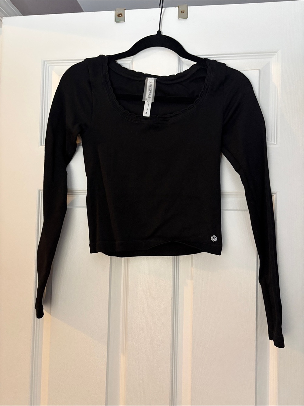 Altar'd State Black Long-Sleeve Scoop Neck Top